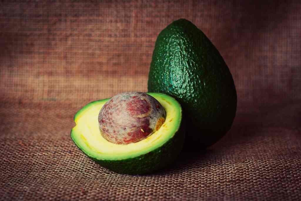 Can we eat avocado pits?